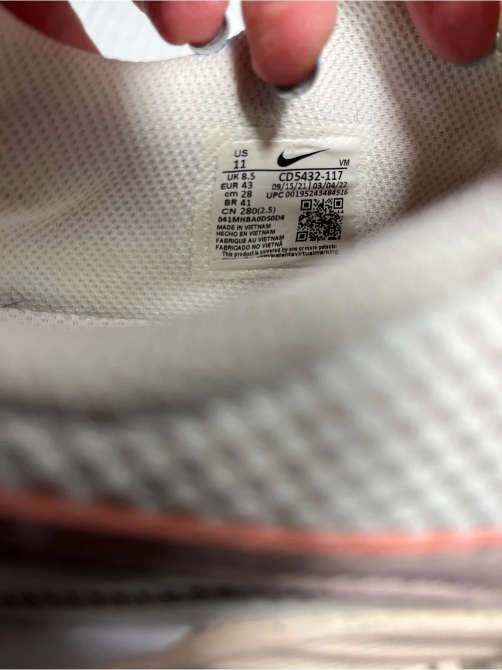 Nike Air Max Excee Womens White and Pink Shoe Size 11